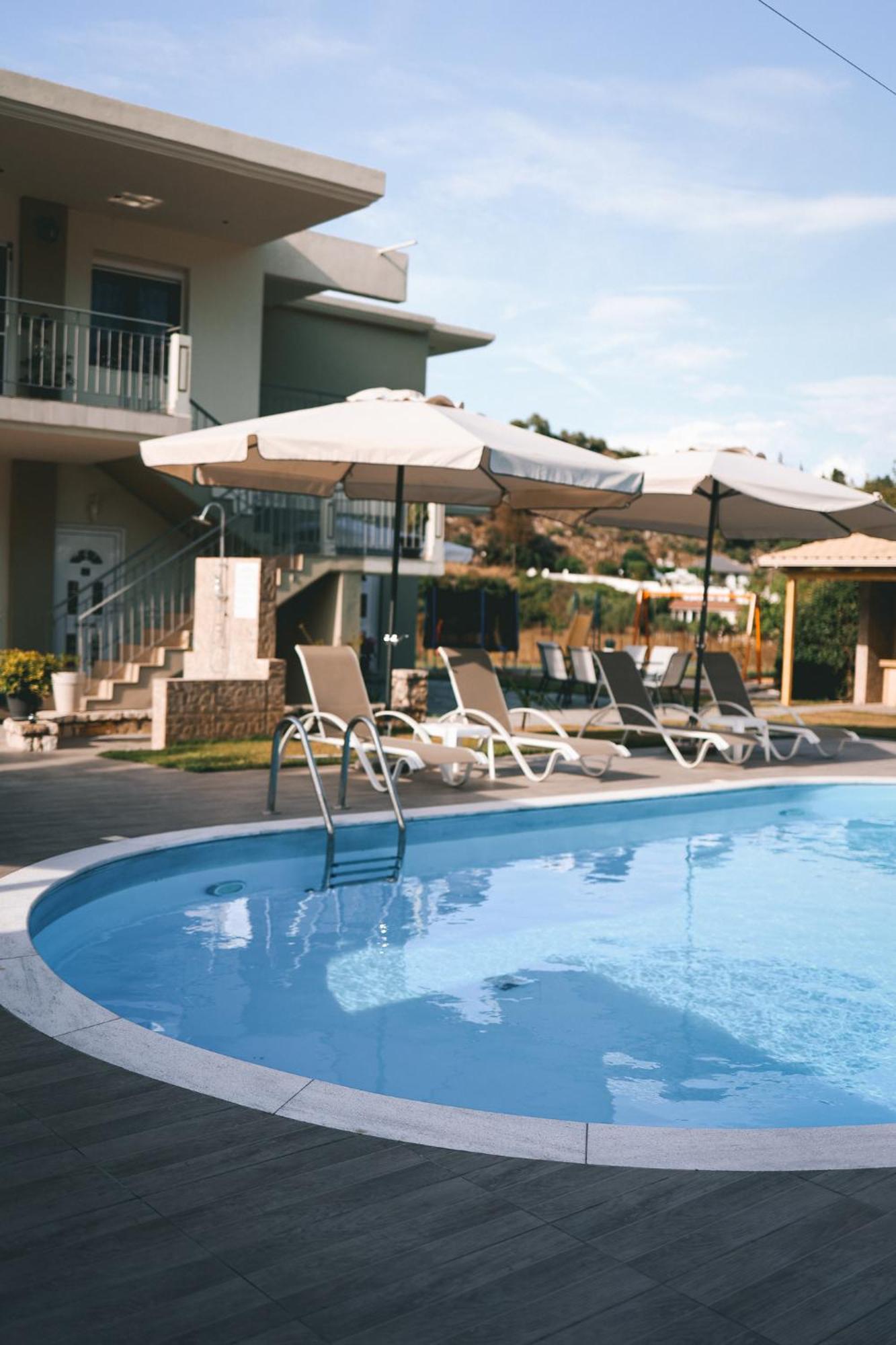 Tsanis Estate Lejlighedshotel Parga Eksteriør billede